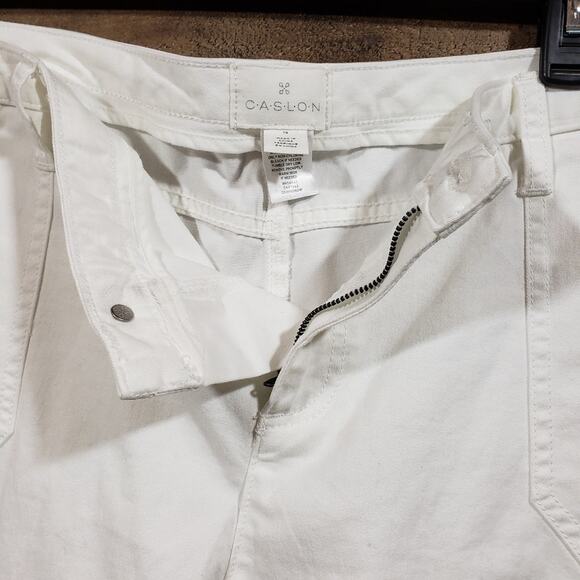 Caslon NWOT white utility 5" shorts woman's size 18 with big patch pockets - Picture 9 of 11